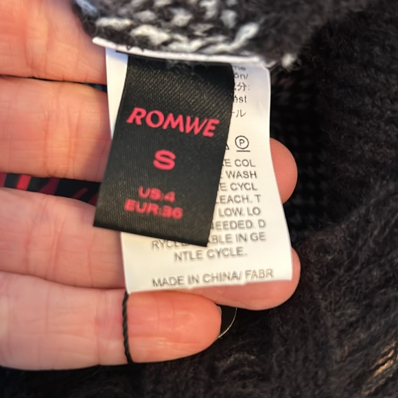 SHEIN Halloween sweater - Picture 7 of 8